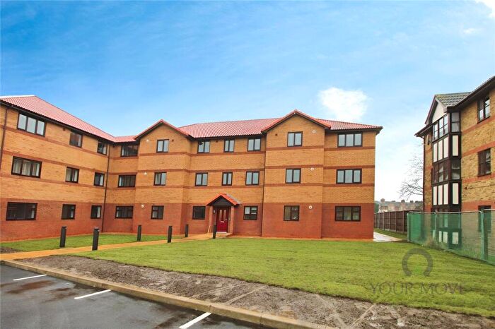 2 Bedroom Flat To Rent In Redwood Grove, Bedford, Bedfordshire, MK42