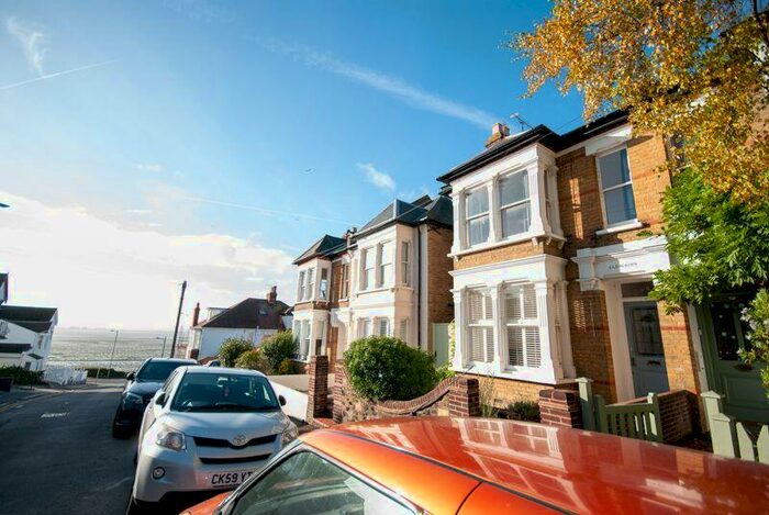 3 Bedroom Detached House To Rent In Victoria Road, Leigh-On-Sea, SS9