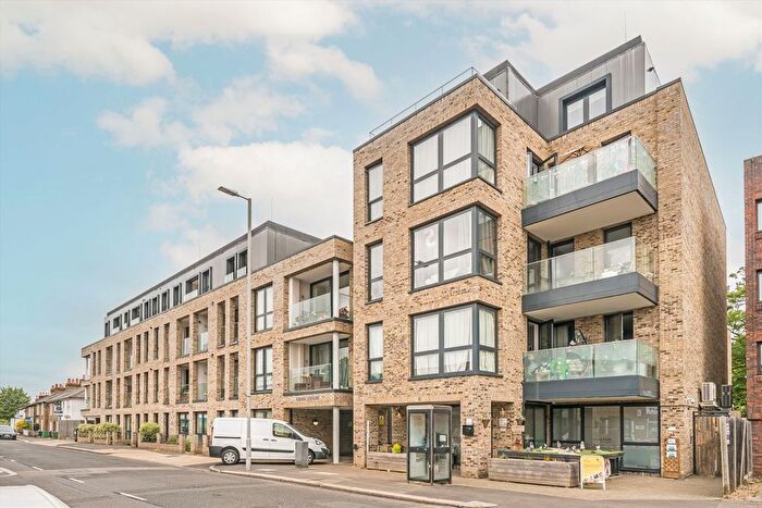 3 Bedroom Flat For Sale In Indigo Square, Surbiton, KT6