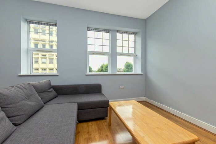2 Bedroom Flat To Rent In Uxbridge Road, London, W12