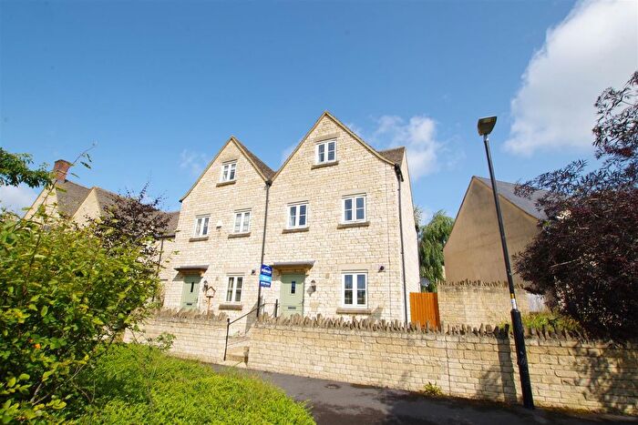 3 Bedroom Town House To Rent In Moss Way, Cirencester, GL7