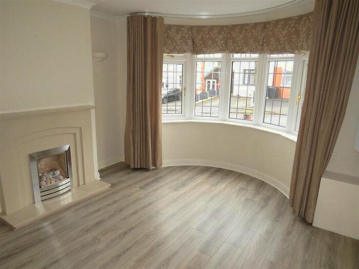 3 Bedroom Semi-Detached House To Rent In Welford Avenue, Yardley, Birmingham, B26