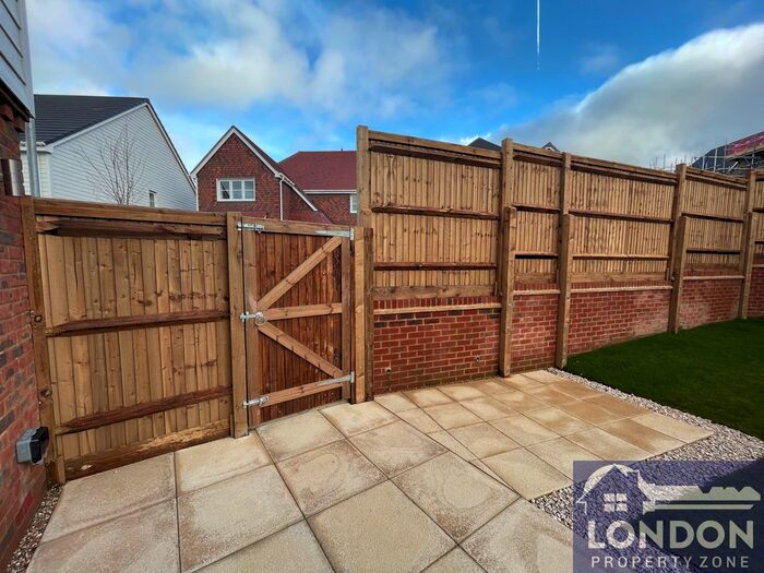 3 Bedroom Semi-Detached House To Rent In Omaha Grove, Tonbridge, TN12