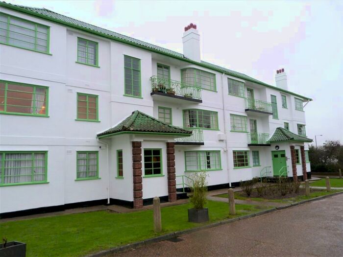 3 Bedroom Flat To Rent In Capel Gardens, Pinner, HA5