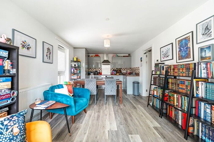 2 Bedroom Flat For Sale In Geoffrey Watling Way, Norwich, NR1