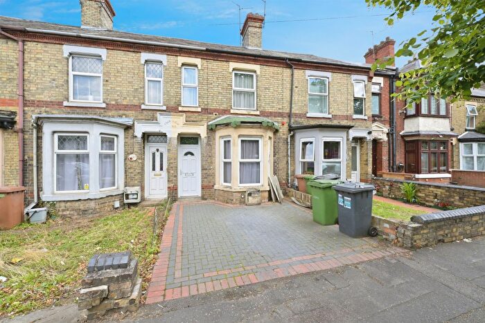3 Bedroom Terraced House For Sale In Lincoln Road, Peterborough, PE1