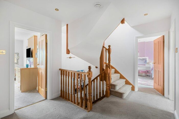 6 Bedroom Detached House For Sale In Mountway, Potters Bar, EN6