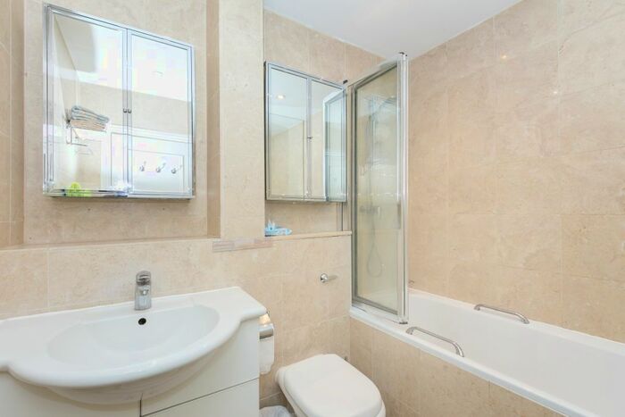 2 Bedroom Flat For Sale In Hans Road, London, SW3