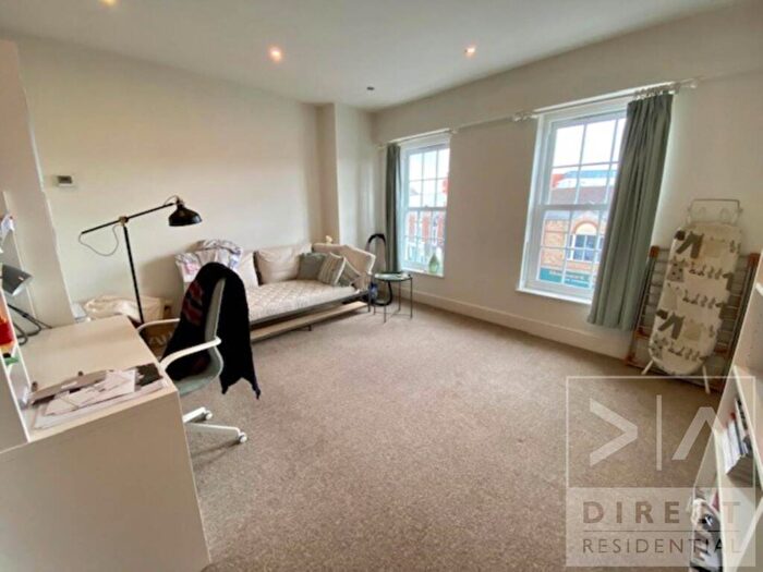 1 Bedroom Apartment To Rent In High Street, Epsom, KT19
