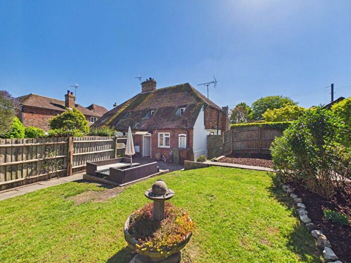 3 Bedroom Semi-Detached House For Sale In The Street, Kennington, Ashford, TN24