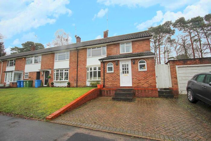 3 Bedroom End Of Terrace House To Rent In Pankhurst Drive, Bracknell, RG12