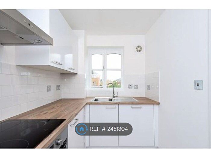 1 Bedroom Flat To Rent In Hurcott Court, London, NW2