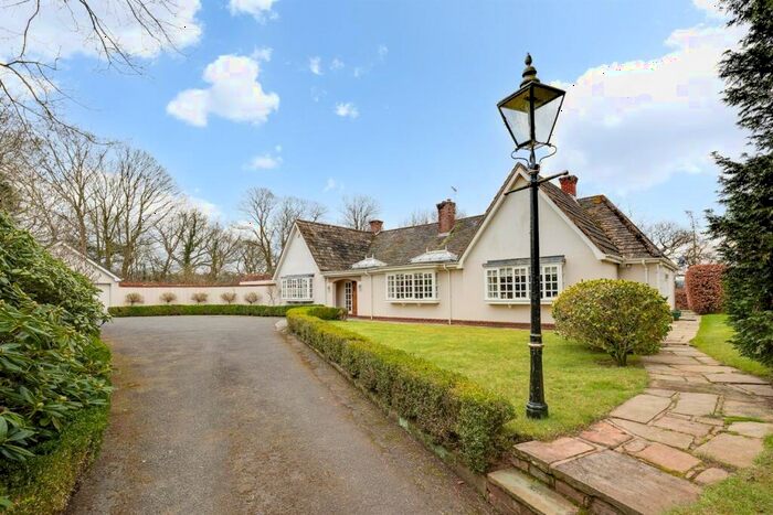 3 Bedroom Detached Bungalow For Sale In Forest Hill, Hartford, Northwich, CW8