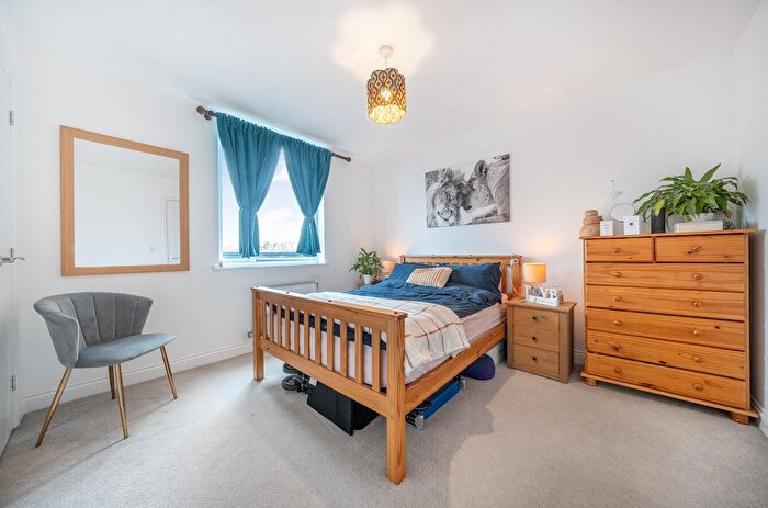 2 Bedroom Flat For Sale In Motte Lane, Ebbsfleet Valley, Swanscombe, DA10