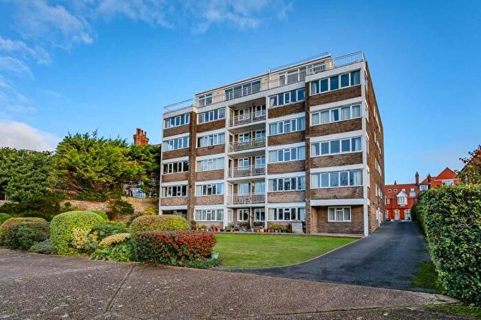 1 Bedroom Flat To Rent In Staveley Road, Eastbourne, East Sussex, BN20