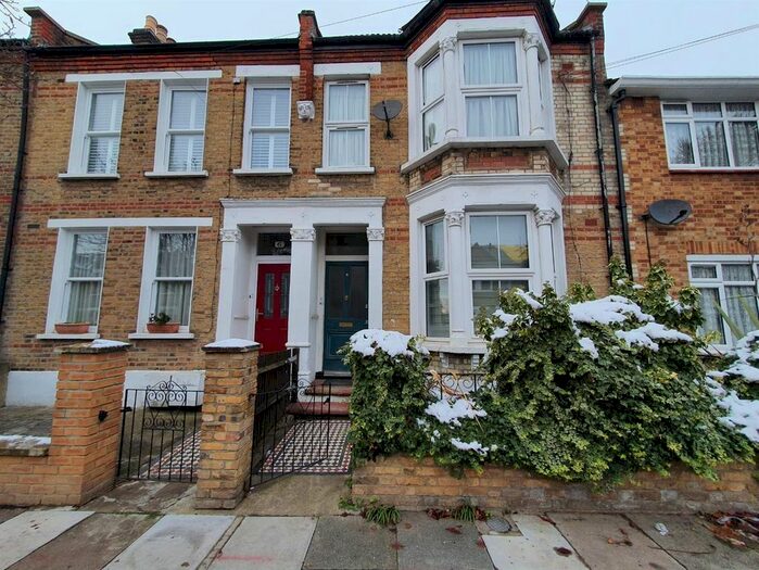 2 Bedroom Flat To Rent In Revelon Road, London, SE4