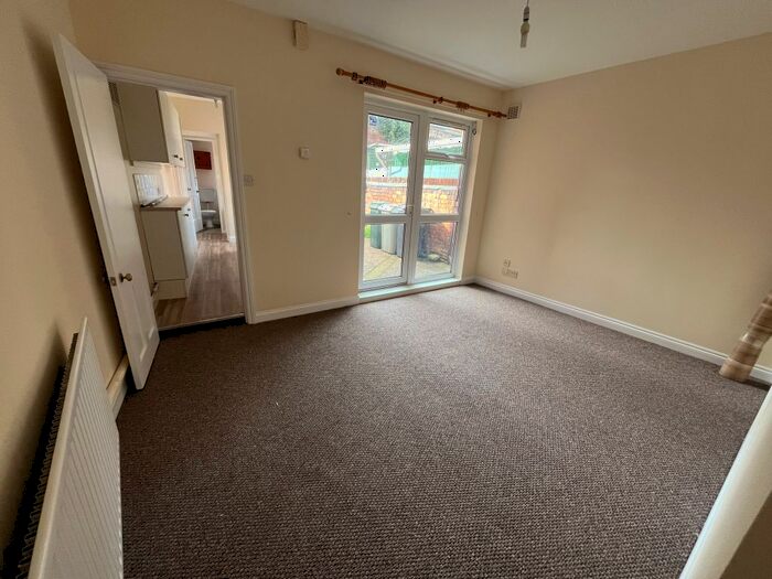 1 Bedroom Flat To Rent In Queen Street, Louth, LN11
