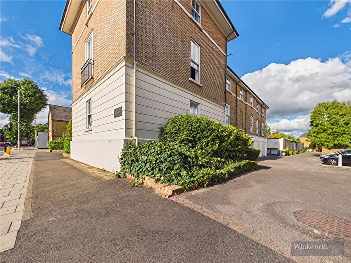 1 Bedroom Flat For Sale In Lysander Gardens, Surbiton, United Kingdom, KT6