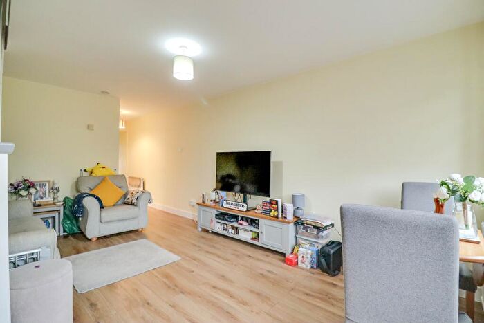 2 Bedroom Terraced House For Sale In Vineyard Close, Woolston, SO19