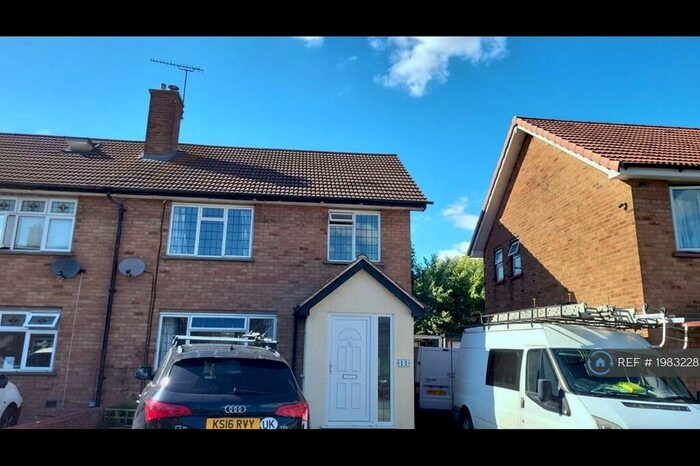 3 Bedroom Semi-Detached House To Rent In Durham Avenue, Romford, RM2
