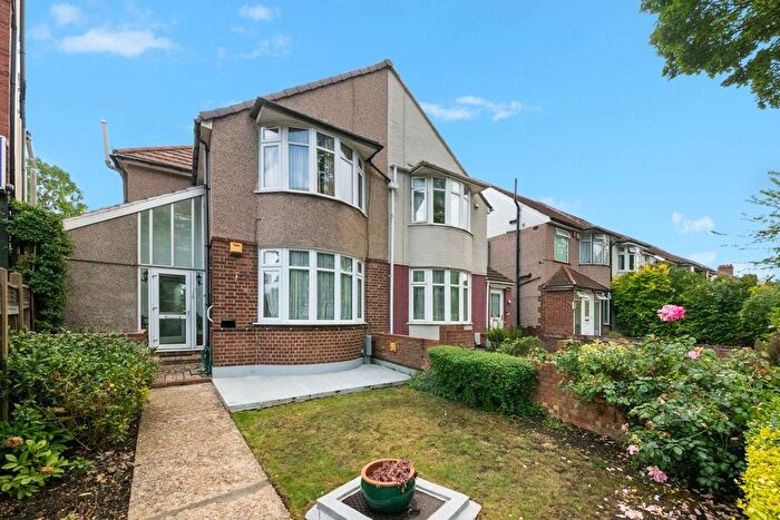 3 Bedroom Semi-Detached House For Sale In Greenford Road, Greenford, UB6