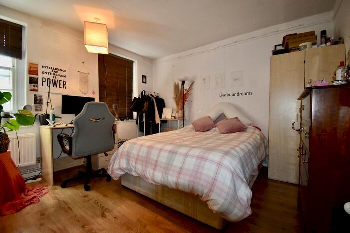 3 Bedroom Terraced House To Rent In The Wells House, Well Walk, London, NW3