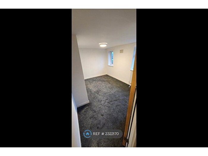 4 Bedroom Terraced House To Rent In Rutland Street, Ashton-Under-Lyne, OL6