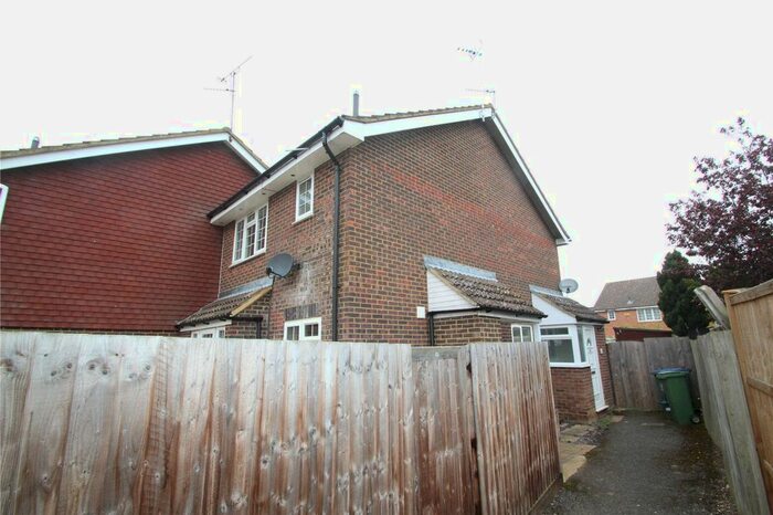 1 Bedroom Terraced House To Rent In Campbell Close, Buckingham, MK18