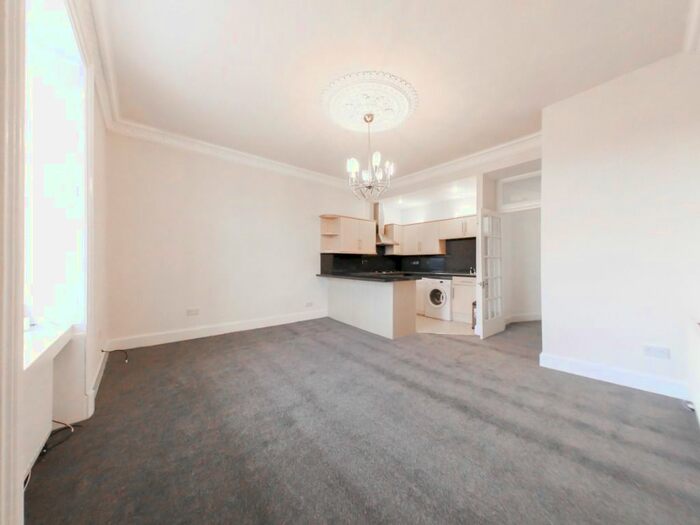 2 Bedroom Flat To Rent In Gray Street, Broughty Ferry, Dundee DD5