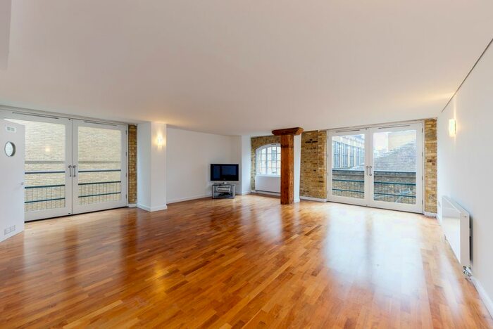 2 Bedroom Flat To Rent In Shad Thames, London, SE1