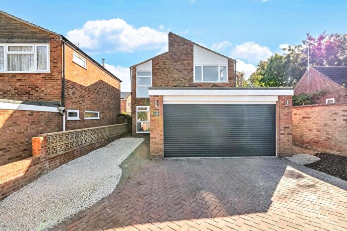4 Bedroom Detached House For Sale In Walsham Close, Bragbury End, Hertfordshire, SG2