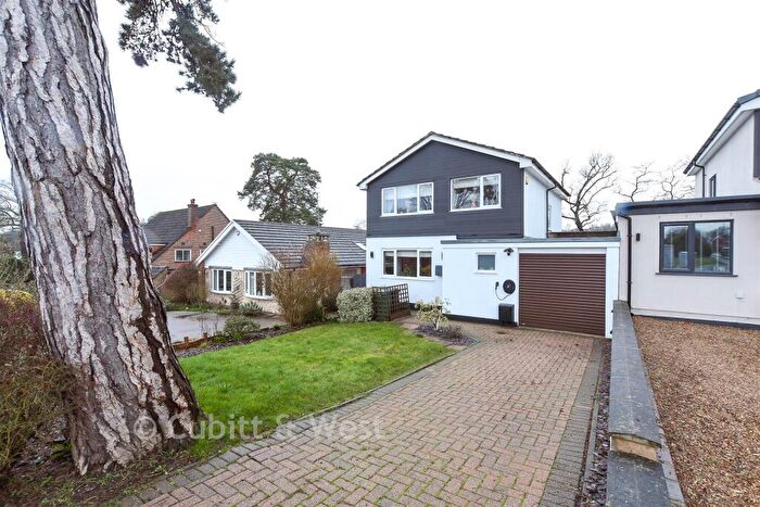 3 Bedroom Detached House For Sale In Park Road, Redhill, Surrey, RH1