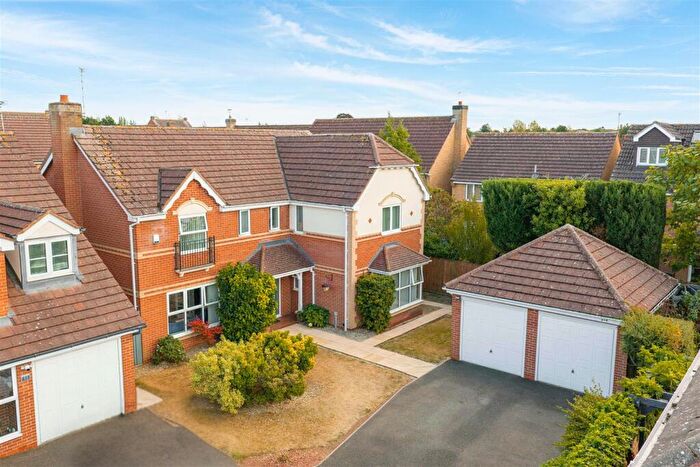 5 Bedroom Detached House For Sale In Alicia Close, Cawston, Rugby, CV22