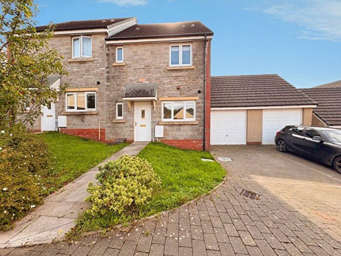 3 Bedroom Property To Rent In Llys Yr Onnen, Coity, Bridgend, CF35