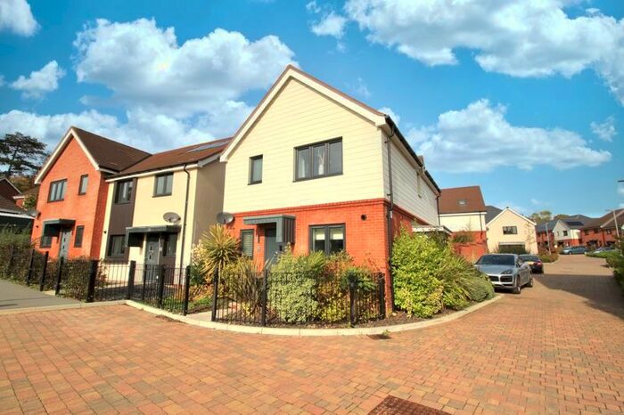 3 Bedroom Detached House To Rent In Dockdell Copse, Bursledon, Southampton, SO31