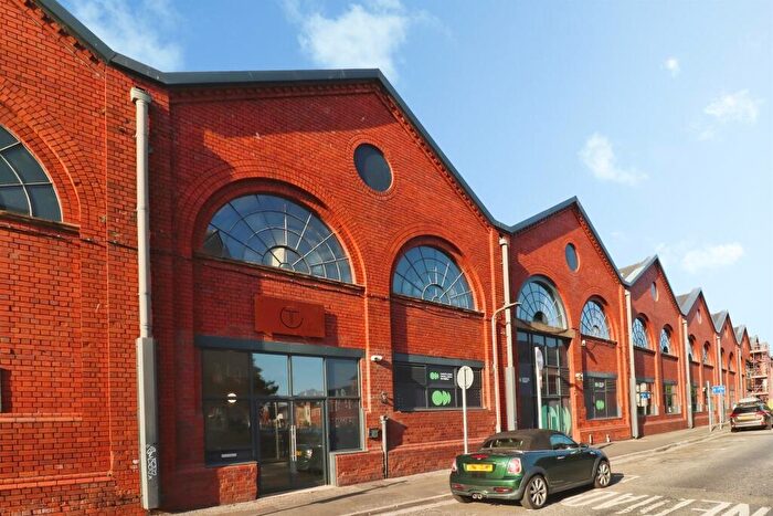 1 Bedroom Apartment For Sale In Pendyris Street, Cardiff, CF11