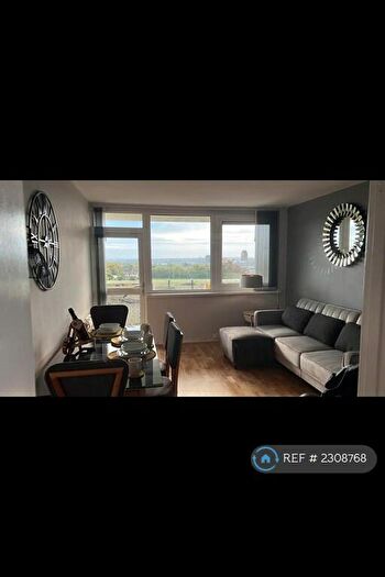 2 Bedroom Flat To Rent In Kendal Tower, Birmingham, B17