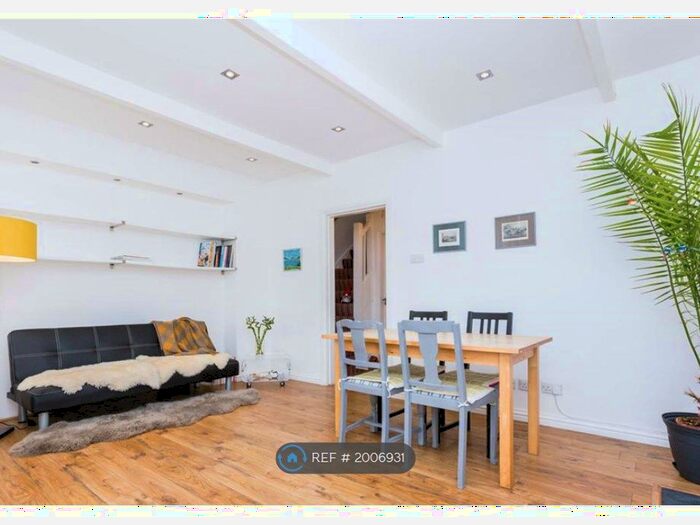 2 Bedroom Terraced House To Rent In Newton Crescent, Rosyth, Dunfermline, KY11