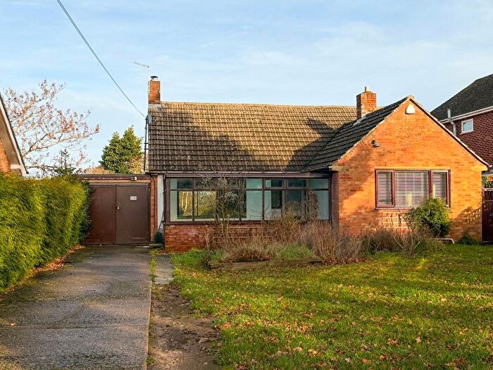 3 Bedroom Detached Bungalow For Sale In Hauxton Road, Little Shelford, Cambridge, CB22