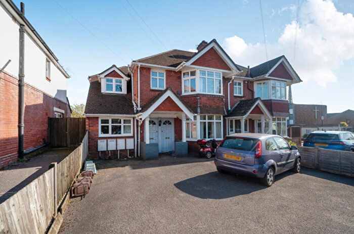 3 Bedroom Flat For Sale In Winchester Road, Shirley, Southampton, Hampshire, SO16