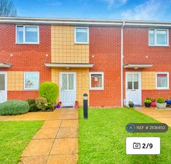 2 Bedroom Maisonette To Rent In Otterbrook Court, Coventry, CV6
