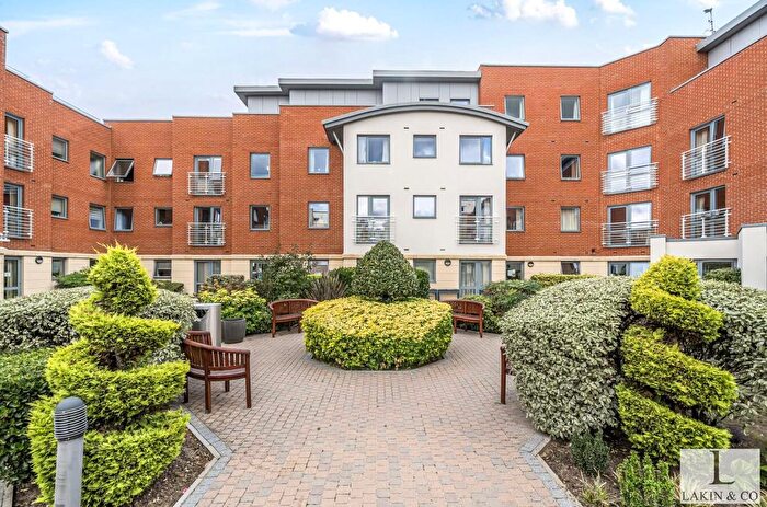 1 Bedroom Flat For Sale In Josiah Drive, Ickenham, Uxbridge, UB10