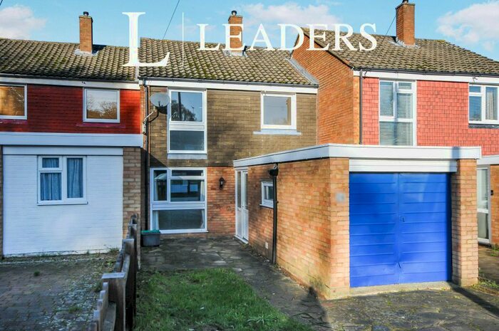 3 Bedroom Link Detached House To Rent In Red Cedars Road, Orpington, BR6