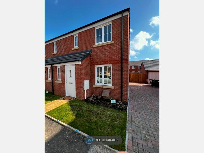 3 Bedroom Semi-Detached House To Rent In Campus Drive, Northampton, NN2