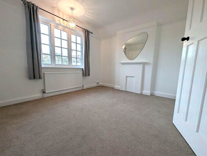 3 Bedroom Semi-Detached House To Rent In The Avenue, Harrow, HA3