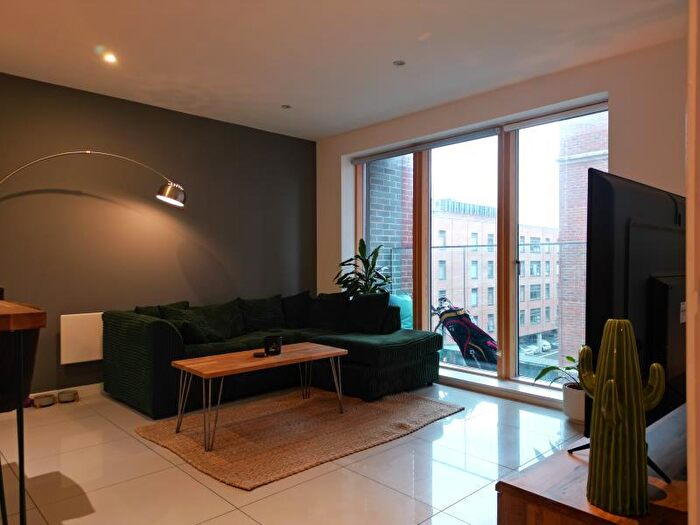 1 Bedroom Apartment To Rent In Apt . :: Ice Plant, M4