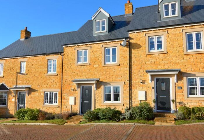 4 Bedroom House To Rent In Howes Lane, Chipping Norton, OX7