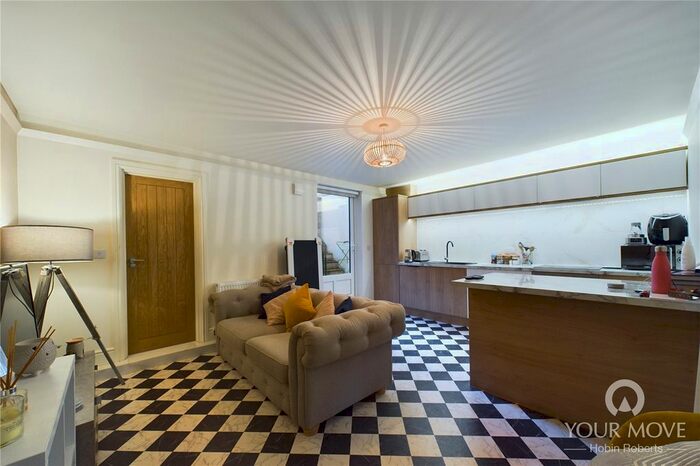 1 Bedroom Flat To Rent In Semilong Road, Semilong, Northampton, NN2