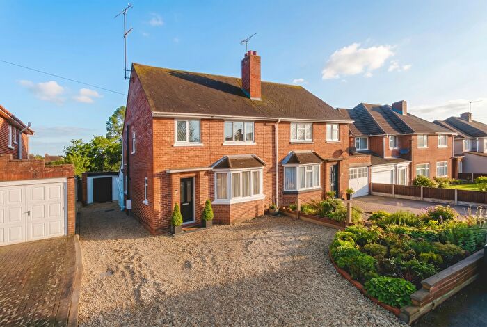 3 Bedroom Semi-Detached House For Sale In Swindon, Wiltshire, SN3