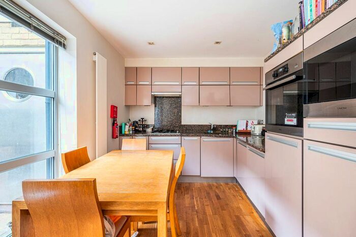 4 Bedroom Flat To Rent In Kay Street, Shoreditch, London, E2